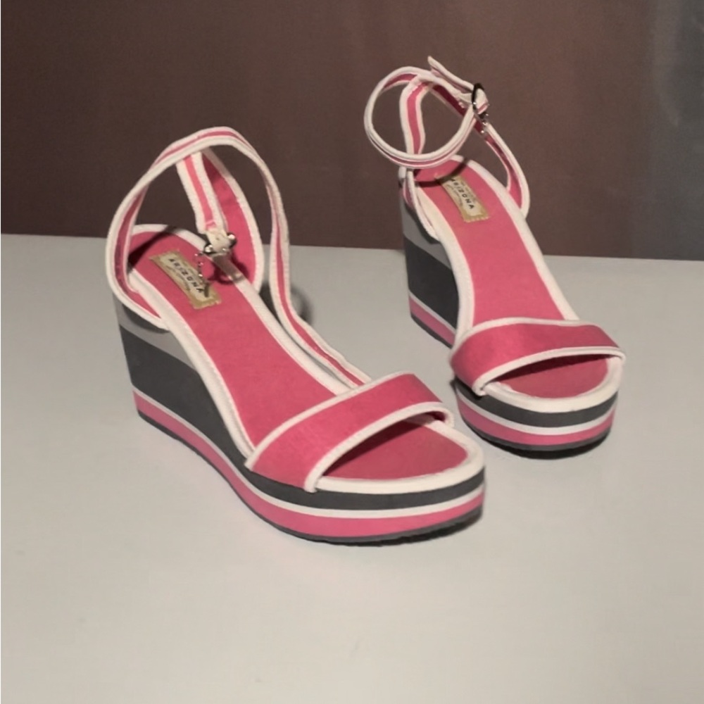 Pink & Grey Wedges. Arizona Jean Co.